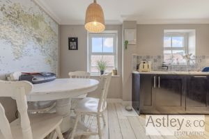 dining- click for photo gallery